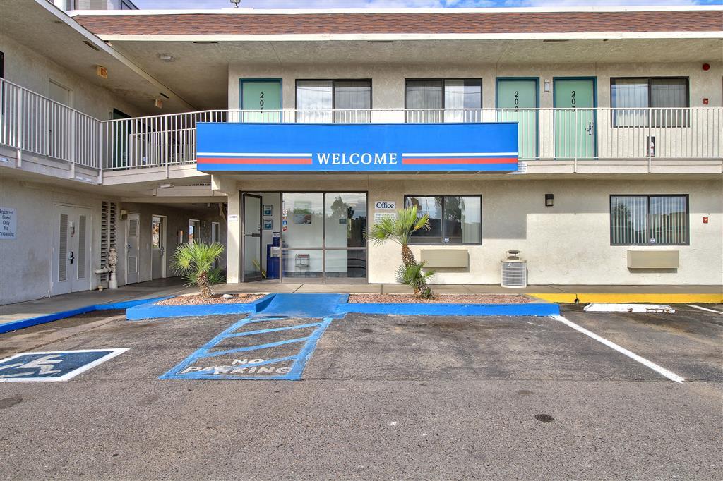 יומה Budgetel Inn & Suites מראה חיצוני תמונה