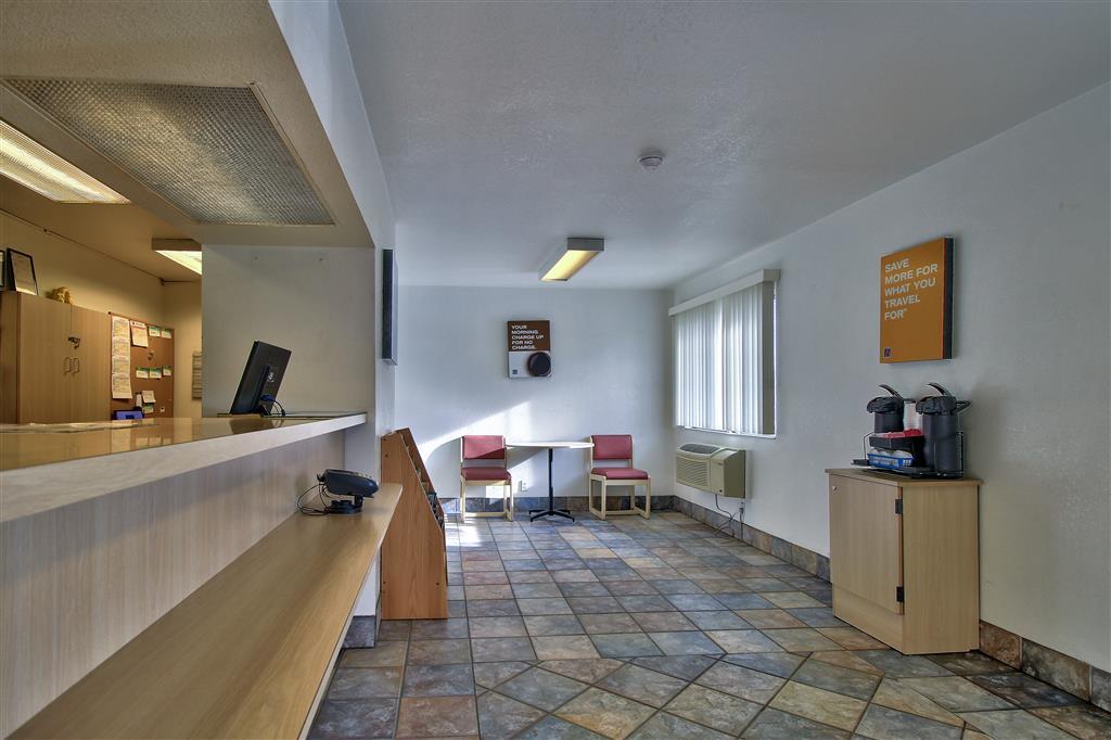 יומה Budgetel Inn & Suites מראה פנימי תמונה